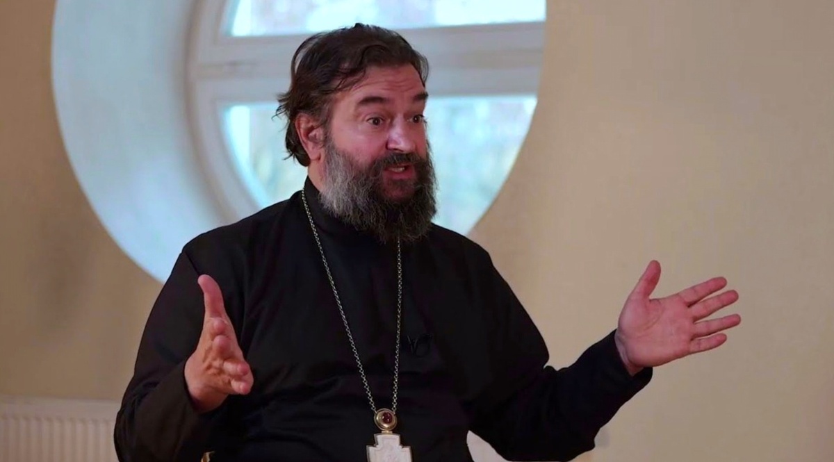 Андрей Ткачёв — протоиерей, настоятель Храма Троицы Живоначальной в Хохлах, писатель, телеведущий, блогер, миссионер.