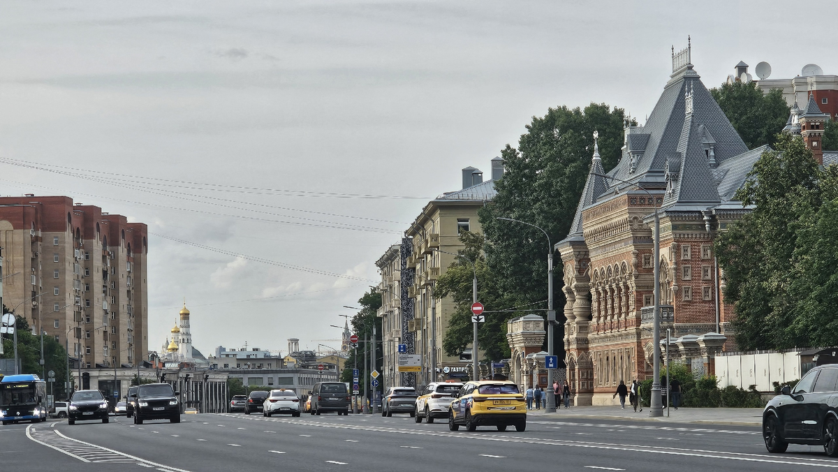 Особняк Игумнова справа. Фото автора