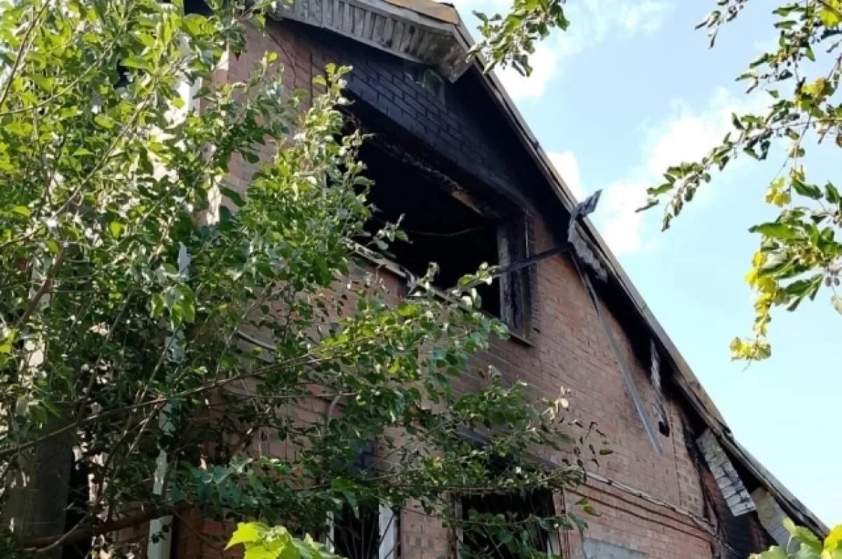    В Ростовской области родители с помощью простыней спасли детей от пожара