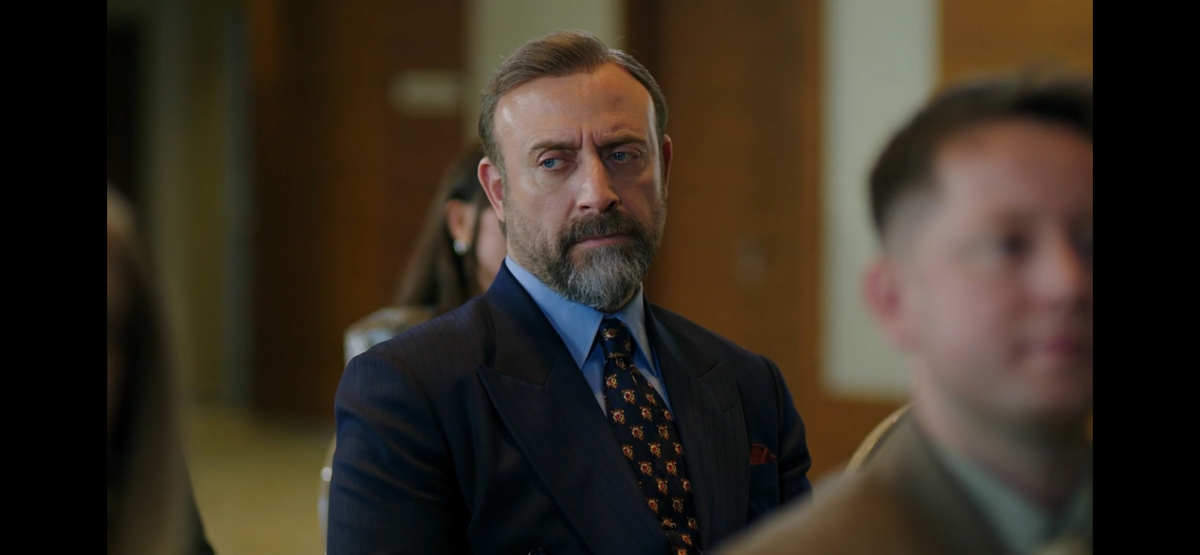 Стоп кадр из сериала «Если король проиграет»