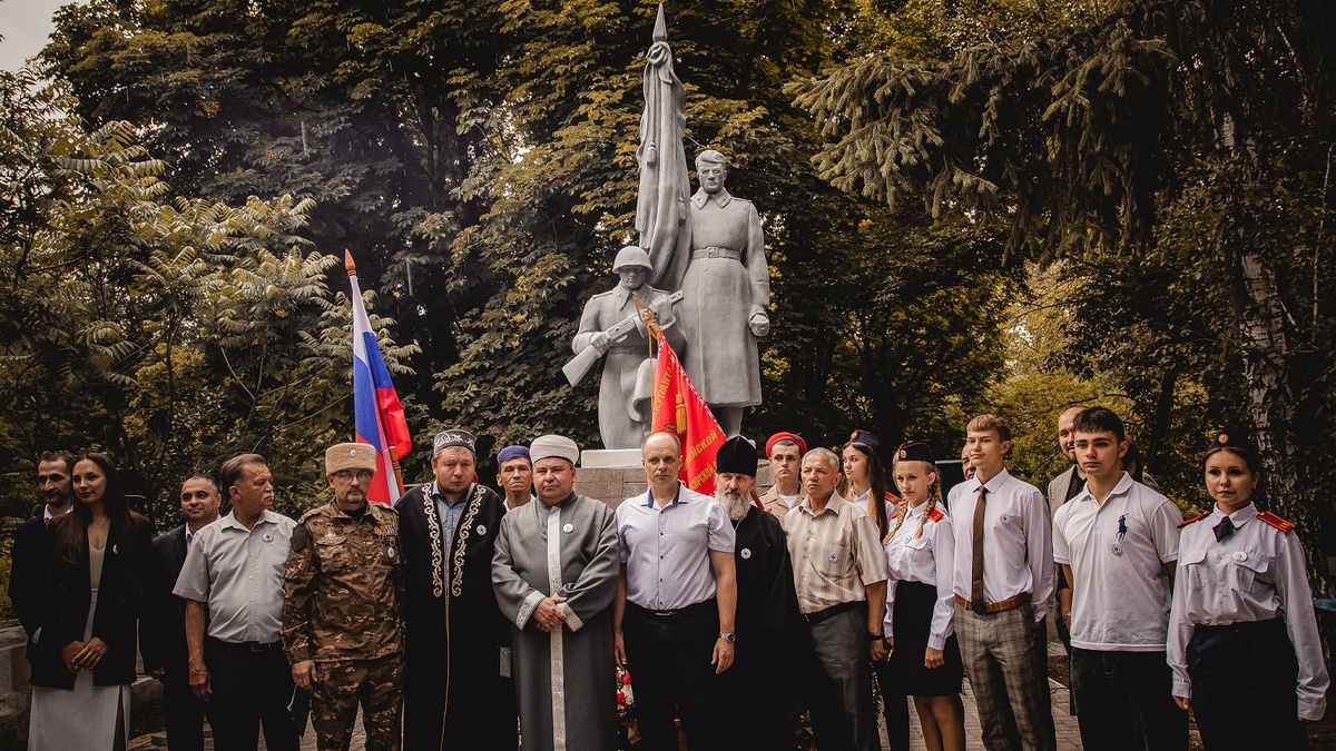 10 июня 2025г., п.г.т. Штеровка Луганской Народной Республики. Церемония открытия отреставрированного Мемориала.
