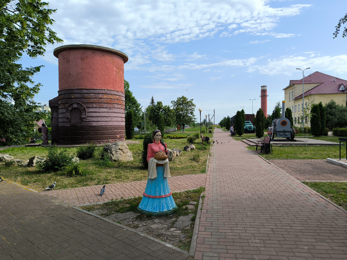 Перед станцией 