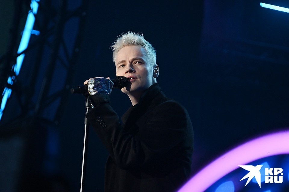 Дайте уже человеку спокойно петь! Из интернета 