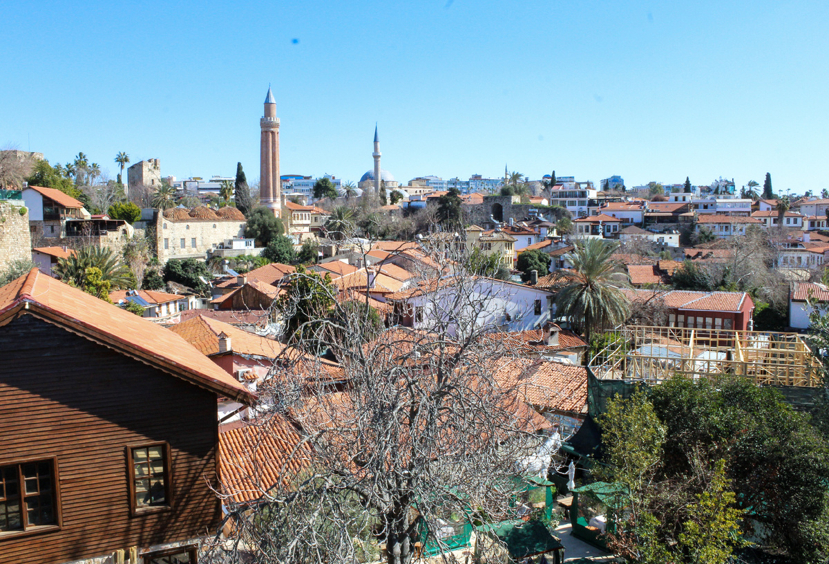 Старый район Антали и минарей Йивли