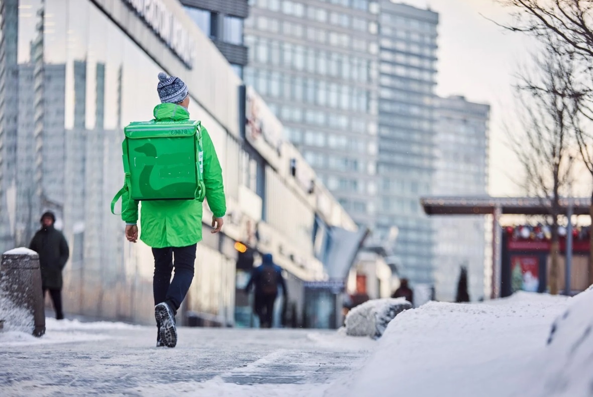 В какой-то момент он решил: всё, хватит мотаться с доставками, буду бизнесменом.
