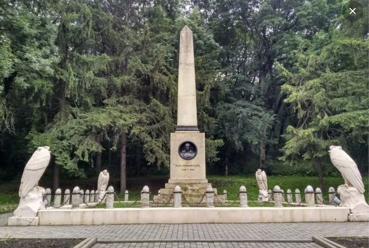 Памятник на месте дуэли Лермонтова. Взято с Яндекс.Картинки