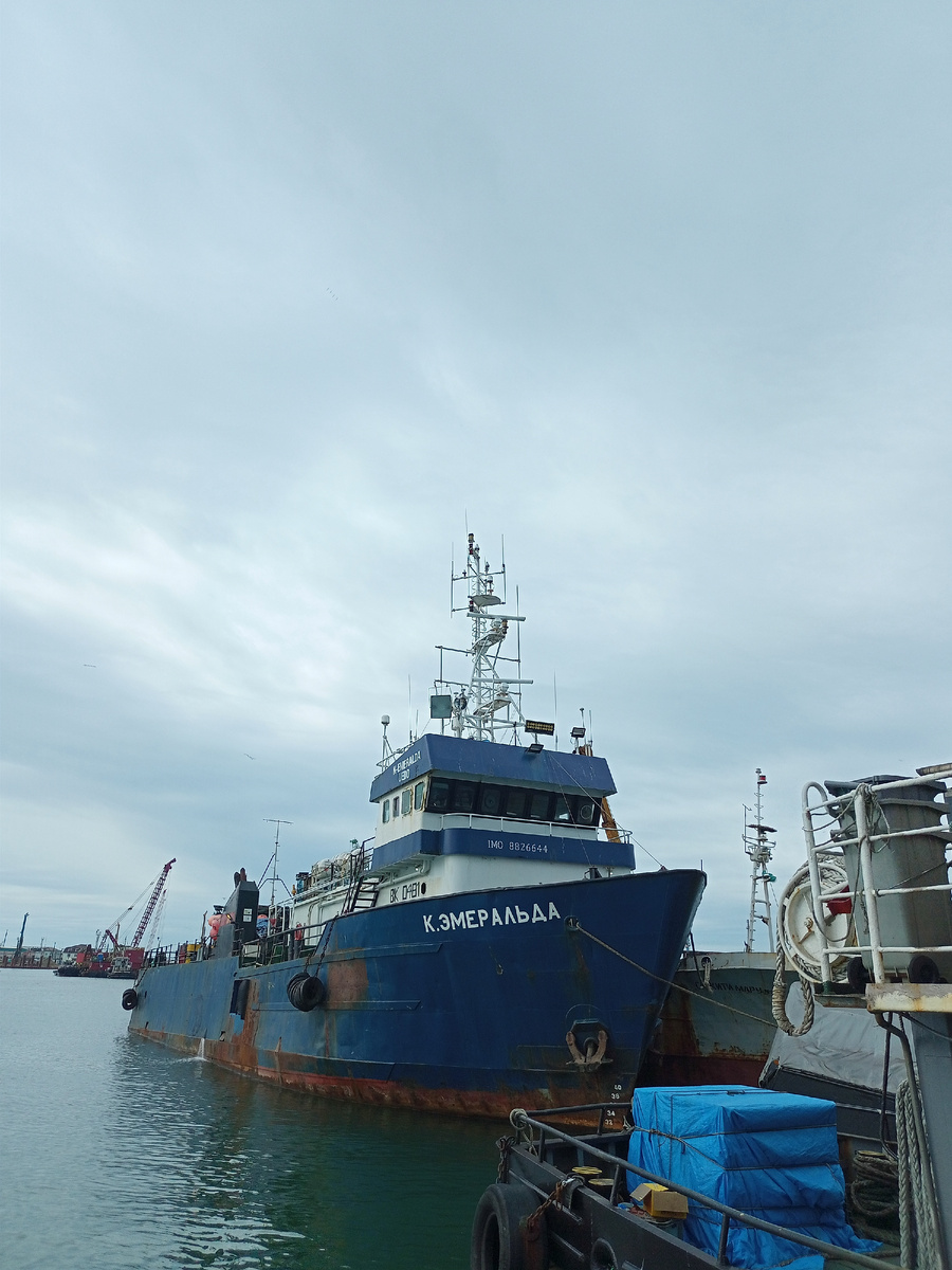 Сегодня пришвартовался рядом ещё один кораблик