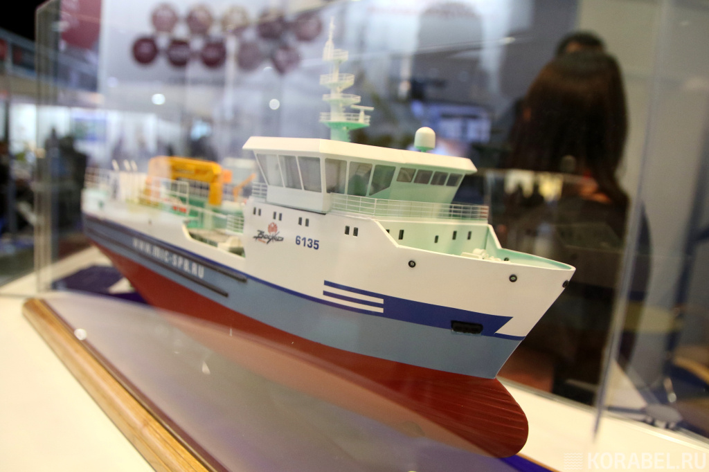 Краболов-живовоз ПРОЕКТ 6135 / Фото: Корабел.ру  📷
