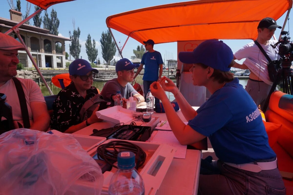    Эксперты проводят комплексные исследования по 83 методикам.