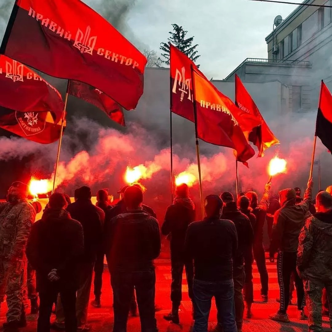 «Рагули» из телеграма Правого сектора с участниками в +300 человек. 