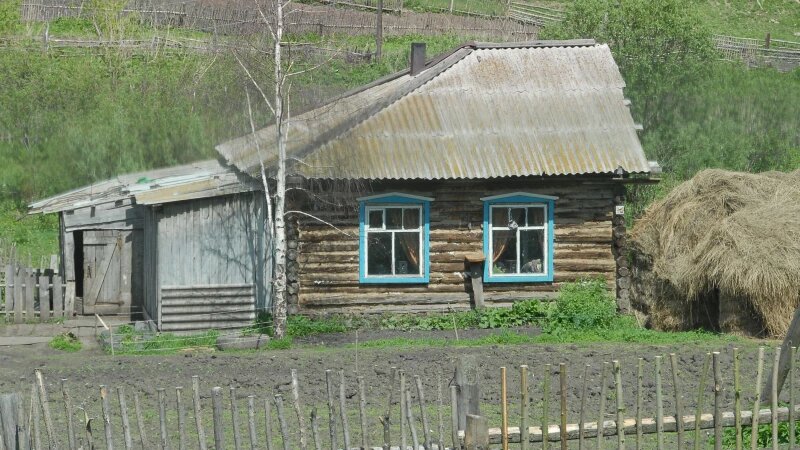     Дом в Солонешенском районе. Фото: Анна Зайкова.