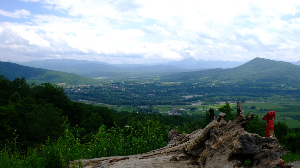 Вид на Даховскую, со смотровой.