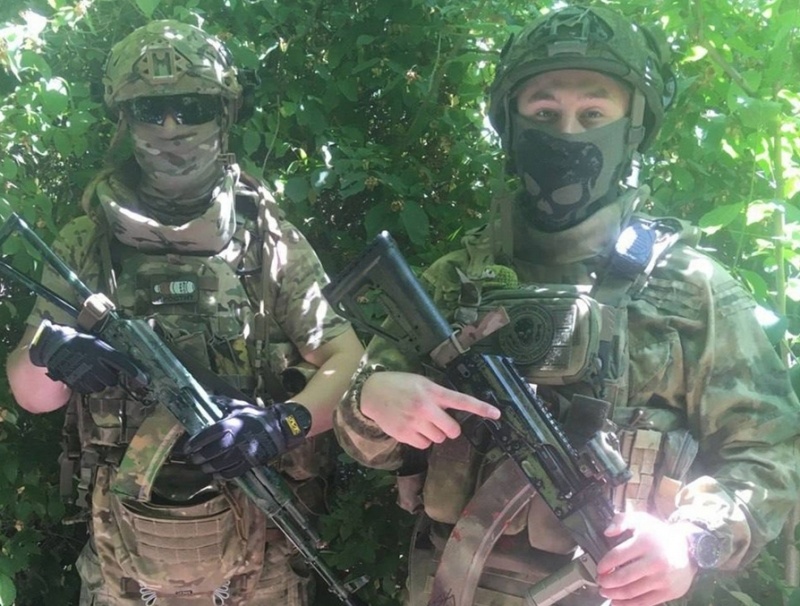    Мордвин со своим подчинённым. Фото: МО России