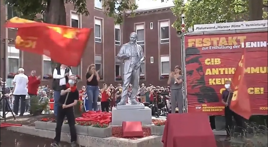 Монумент Ленину в Восточном Берлине, из интернета.