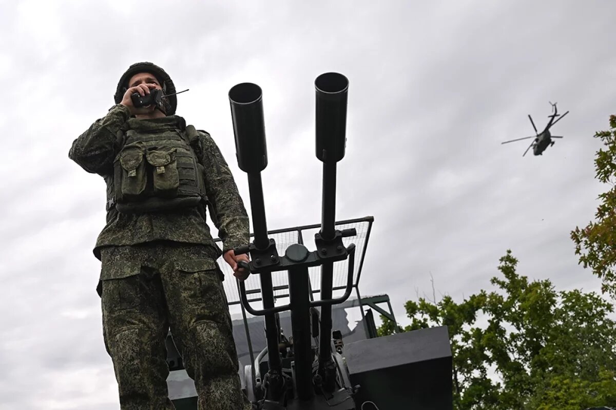    Военнослужащие ВС РФ в ходе боевого слаживания.