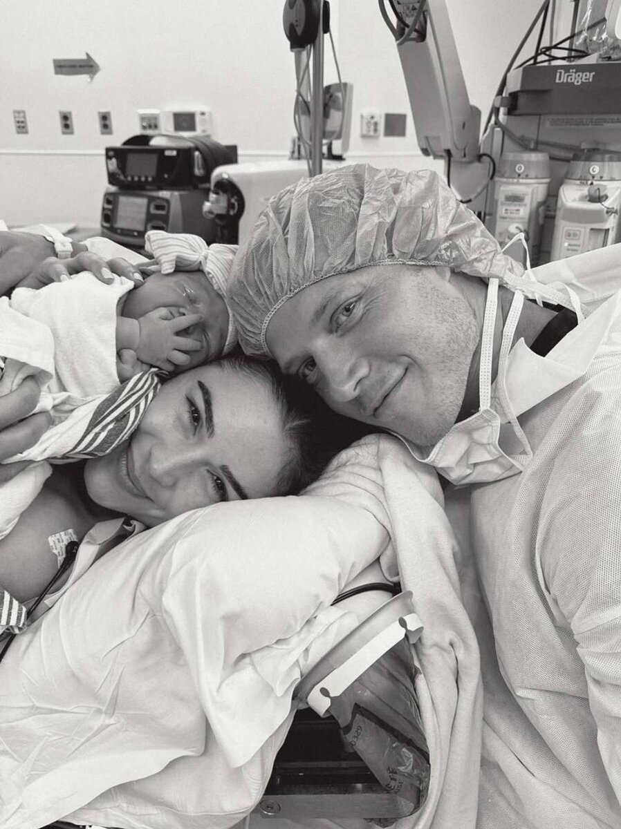    Оливия Калпо, Кристиан Маккэффри и их дочь. Фото: Instagram (запрещён в РФ) @oliviaculpo