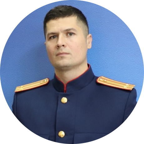 «26 декабря 1997 года по факту убийства Николая Кожевникова было возбуждено уголовное дело по признакам преступления, предусмотренного частью 1 статьи 105 УК РФ «Убийство, то есть умышленное причинение смерти другому человеку», - рассказал ulpravda.ru старший помощник руководителя СУ СК России по Ульяновской области Дмитрий Васин. – За три с половиной месяца расследования следователям не удалось выявить обвиняемых, поэтому 15 апреля 1998 года предварительное следствие по уголовному делу было приостановлено. А через 17 с половиной лет - 5 ноября 2015-го - уголовное дело было прекращено в связи с истечением сроков давности. Месяц спустя, 5 декабря 2015-го, постановление о прекращении уголовного дела было отменено, производство по уголовному делу возобновилось. Но 5 января 2016 года предварительное следствие по уголовному делу опять было приостановлено на основании пункта 1 части 1 статьи 208 УПК РФ».