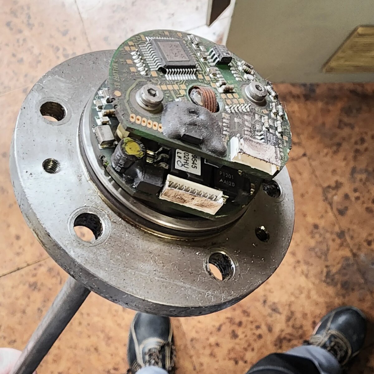 Электрическая плата, вышедшего из строя датчика Balluff