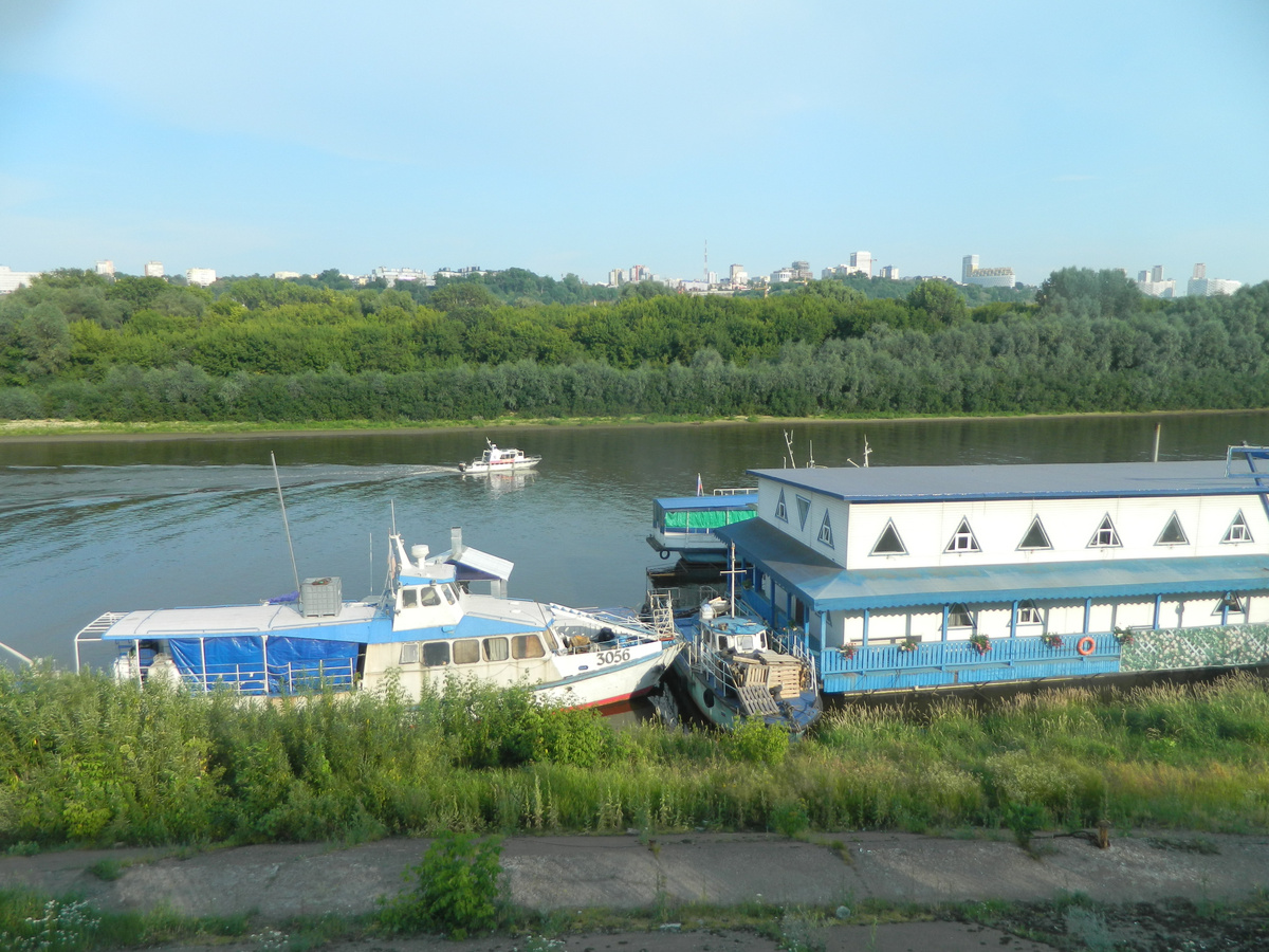 Фото 2 - набережная реки Оки. Вид со стороны площади Ленина.