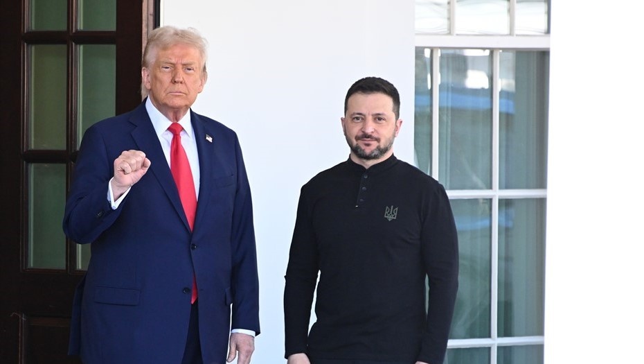    Президент США Дональд Трамп и президент Украины Владимир Зеленский во время встречи в Вашингтоне, февраль 2025 года. Автор фото: China News Service / ТАСС