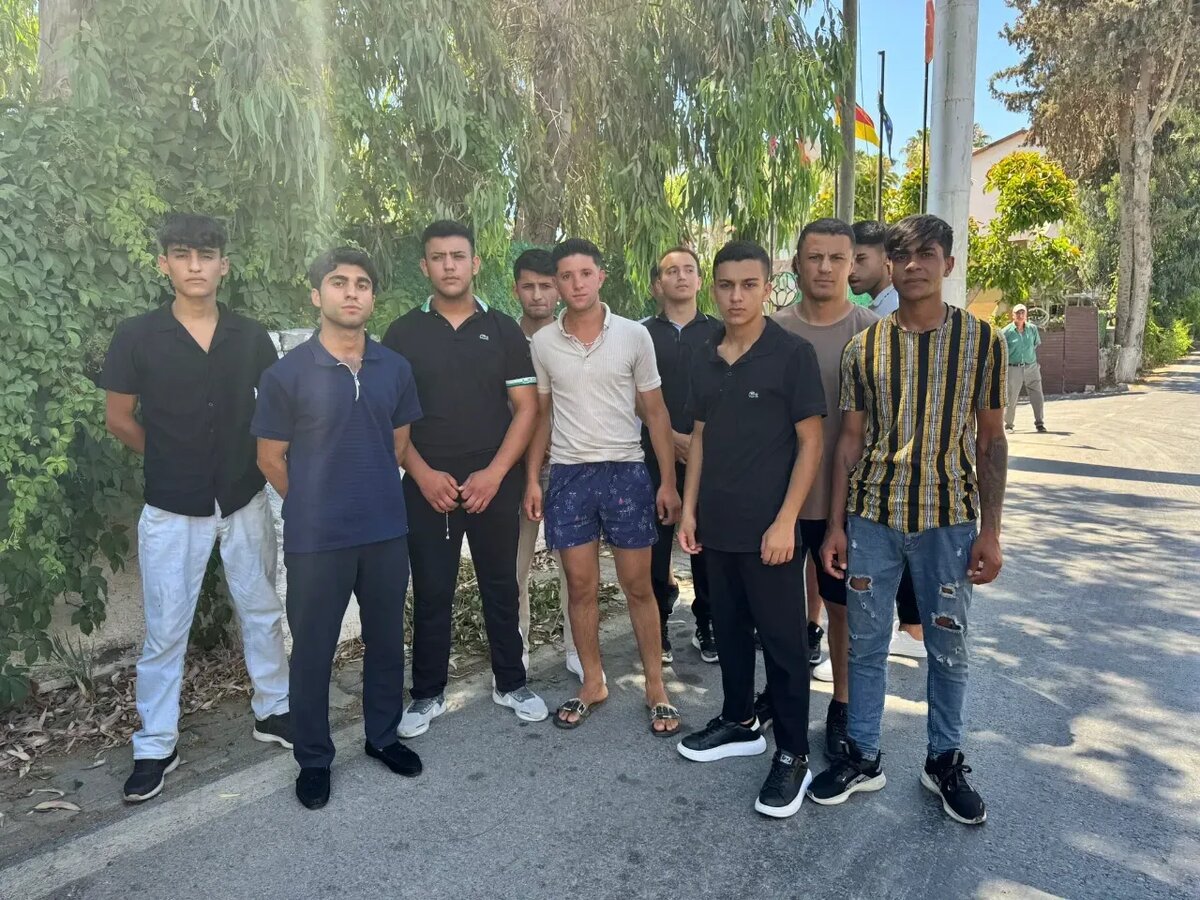 Работники одного из отелей в Аланье (пос. Конаклы) пожаловались на несправдливые условия труда. Источник фото: https://static.daktilo.com/sites/496/uploads/2025/06/30/whatsapp-image-2025-06-30-at-164649.webp.