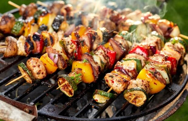 Ваш шашлык больше никогда не будет сухим! 7 главных секретов и 3 шок-рецепта, которые изменят всё.