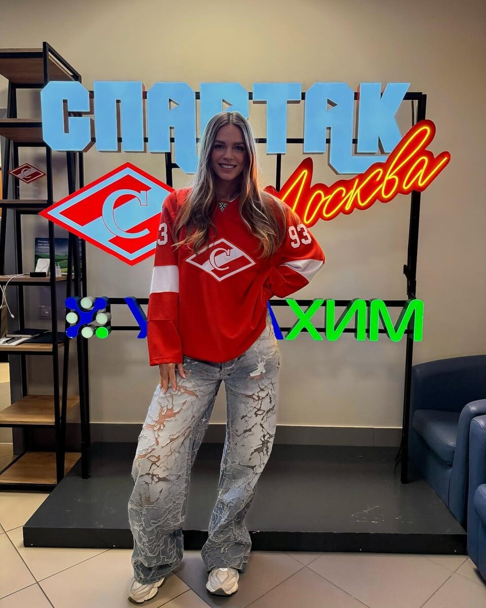 Юлия Ефимова — активная болельщица «Спартака» в хоккее и футболе, фото:Соцсети Юлии Ефимовой