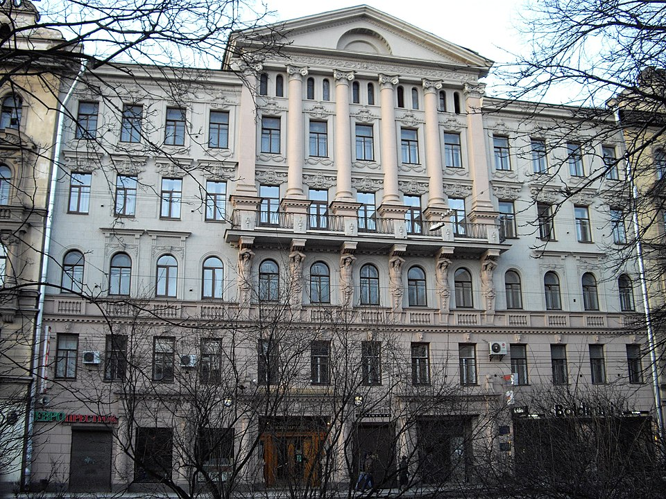 АДРЕС : Большой просп. Петроградской стороны, 18А
метро Спортивная, Чкаловская, Горьковская