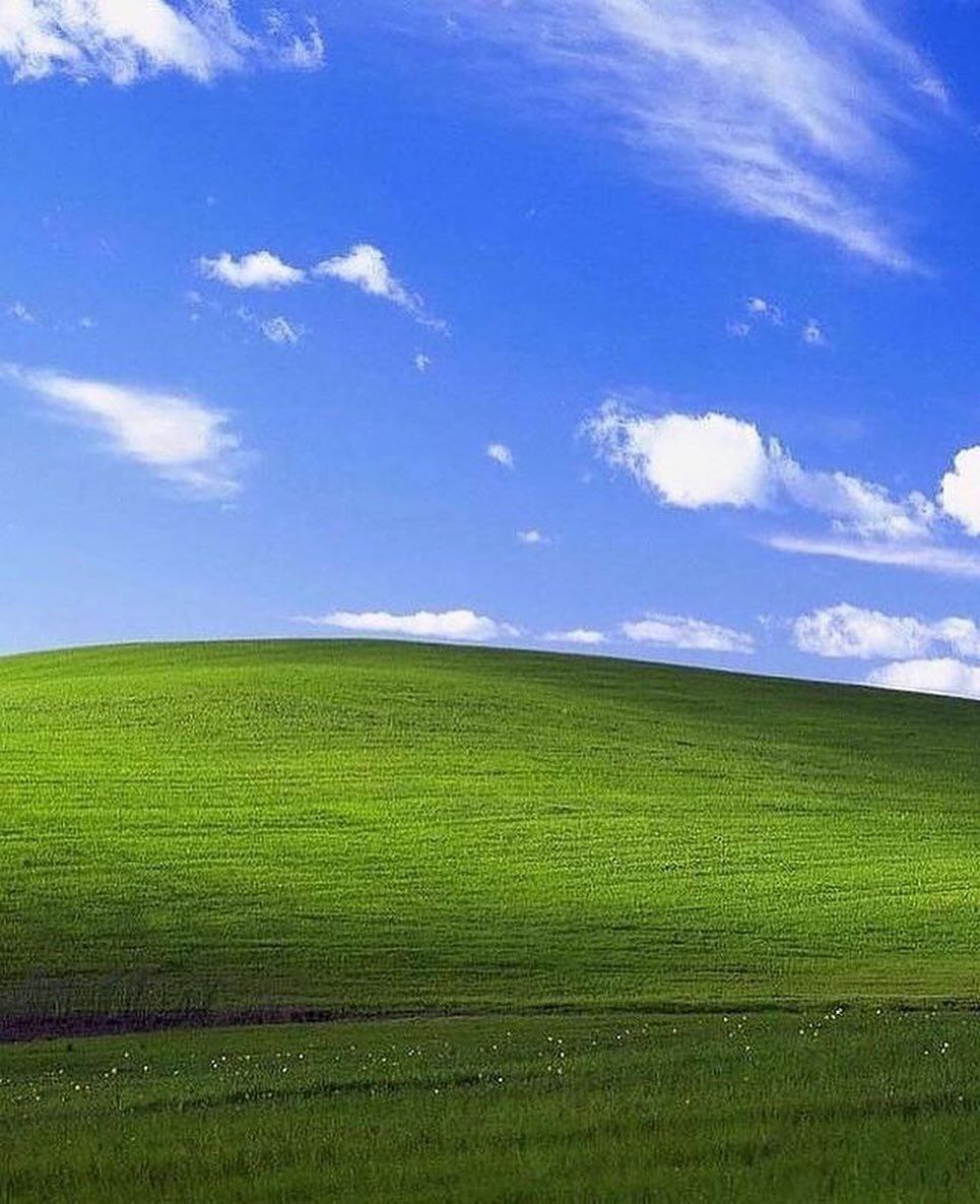 Фон по умолчанию для Windows XP "Bliss".