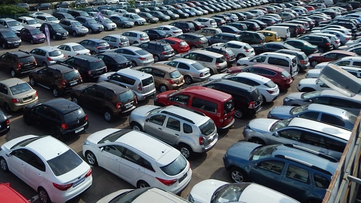 Даже на фоне падения российского автомобильного рынка в абсолютном выражении размер рынка остаётся очень высоким