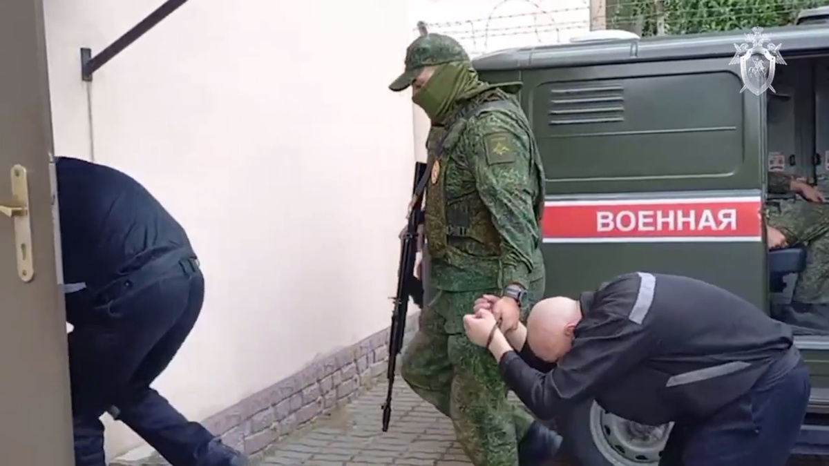    Осуждены два украинских военных за препятствование эвакуации мирных жителей в Курской области