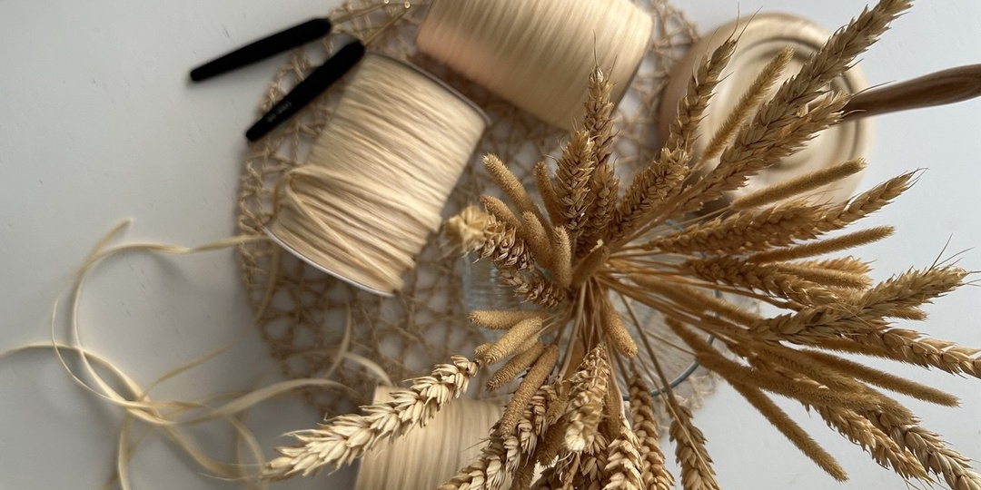 10 стильных вещей из рафии. Что я буду вязать этим летом?