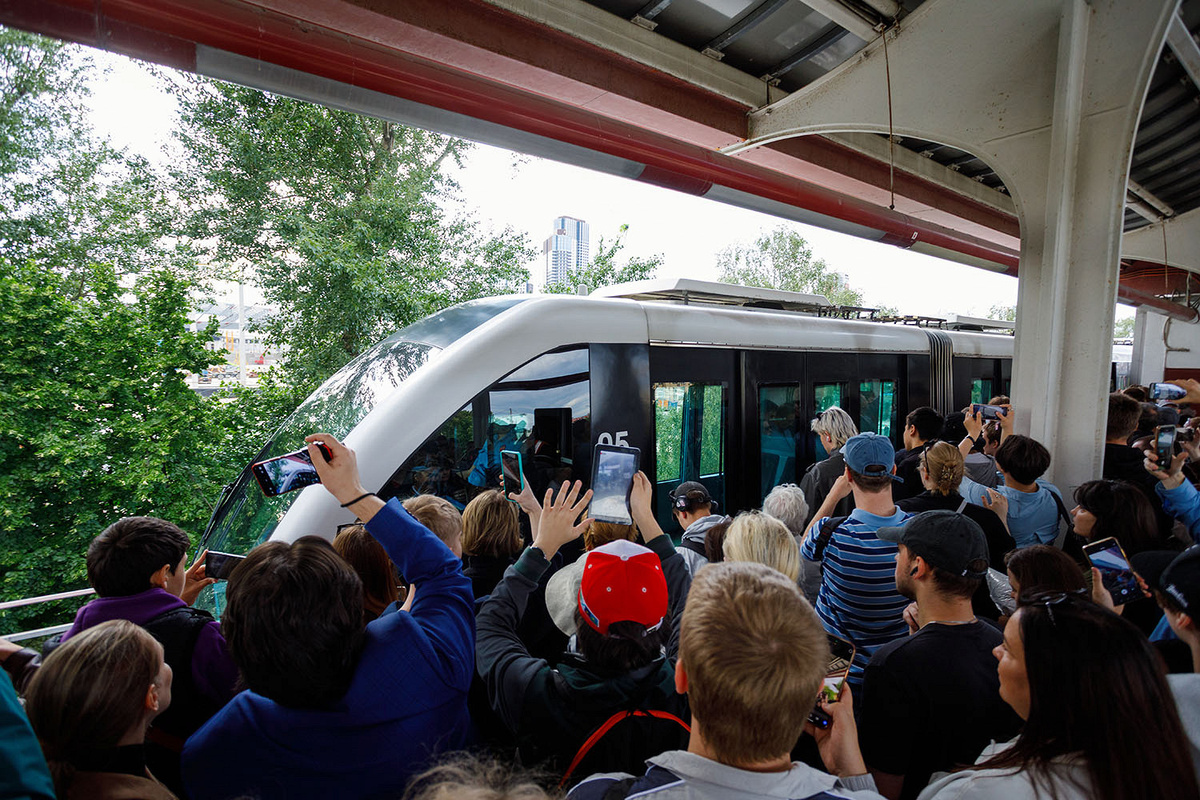 САЙТ: https://daily.afisha.ru/cities/29608-klassnaya-igrushka-dopolnyavshaya-gorod-kak-moskva-proschalas-s-monorelsom/