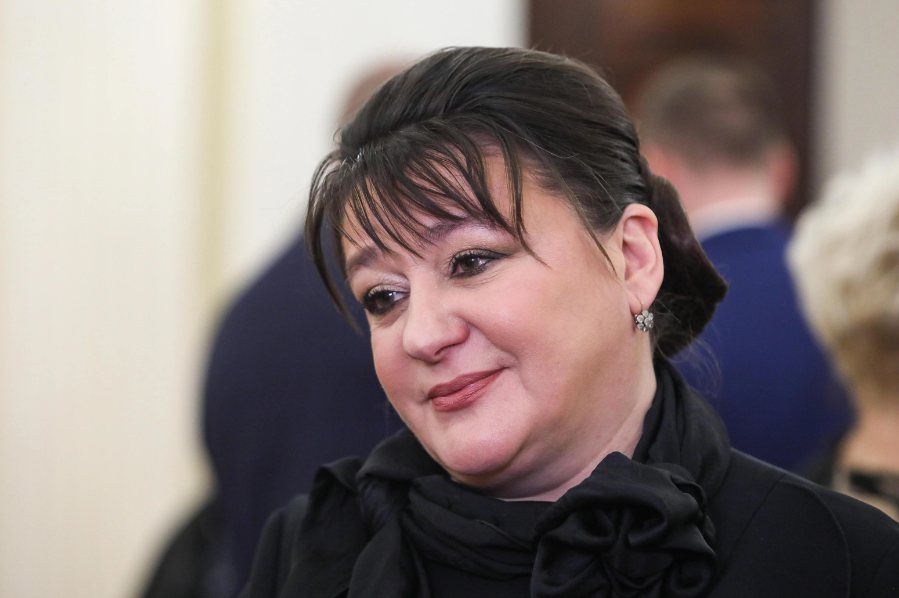 Анастасия Мельникова стала мамой в 33 года. Фото: Pinterest