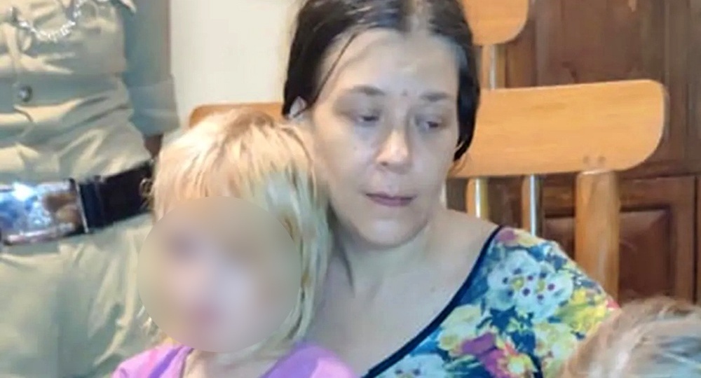 Найденная в индийской пещере россиянка: "Дети были счастливы жить в джунглях"