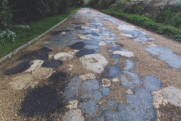 Из-за La Mancha Negra простая поездка на автомобиле из Каракаса в аэропорт на несколько лет превратилась в рискованное предприятие
