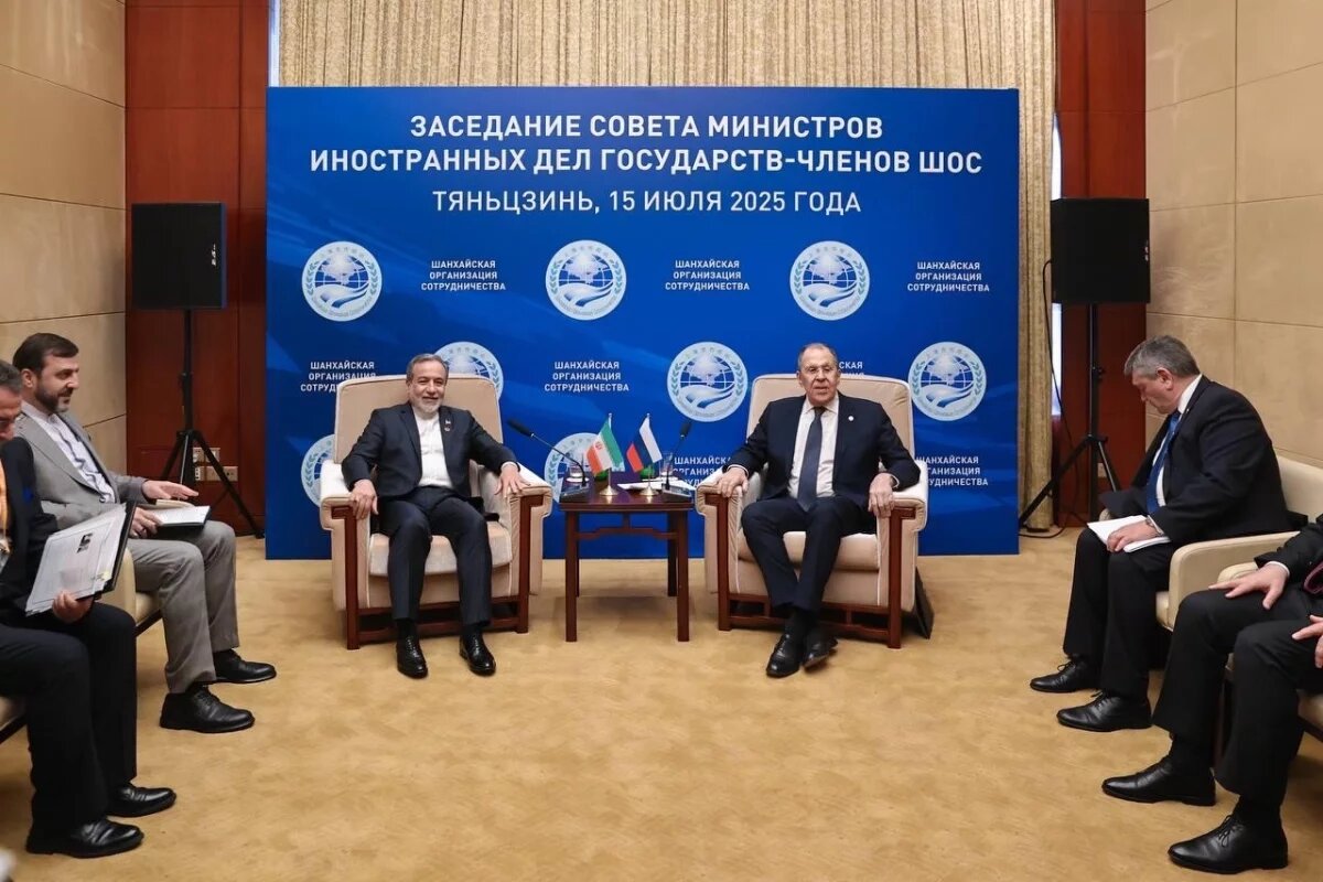    Лавров обсудил с главой МИД Ирана кризис вокруг иранской ядерной программы