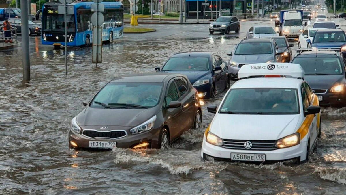 Июль 2025 в Москве. Фото из открытых истоичников.