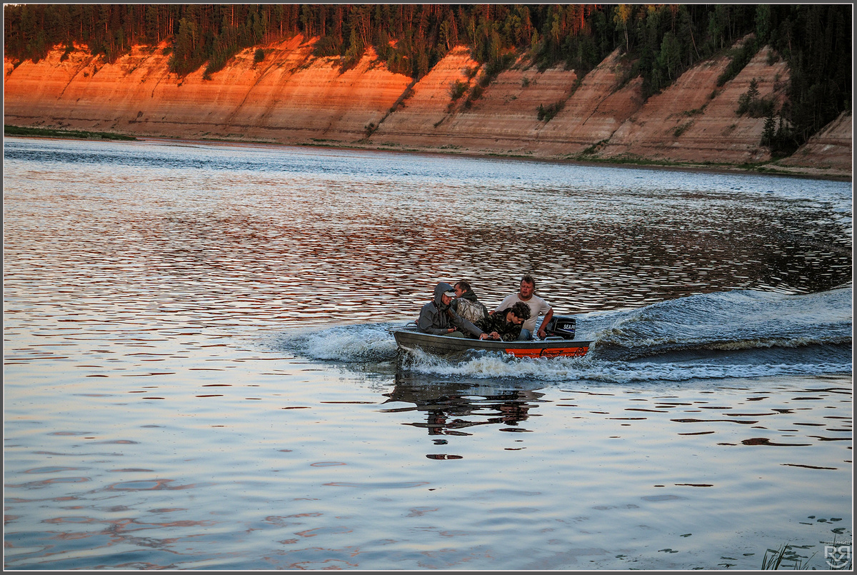 Река Сухона. Вологодская область. Переправа к гейзеру Опоки. Фото: М. Рябинин