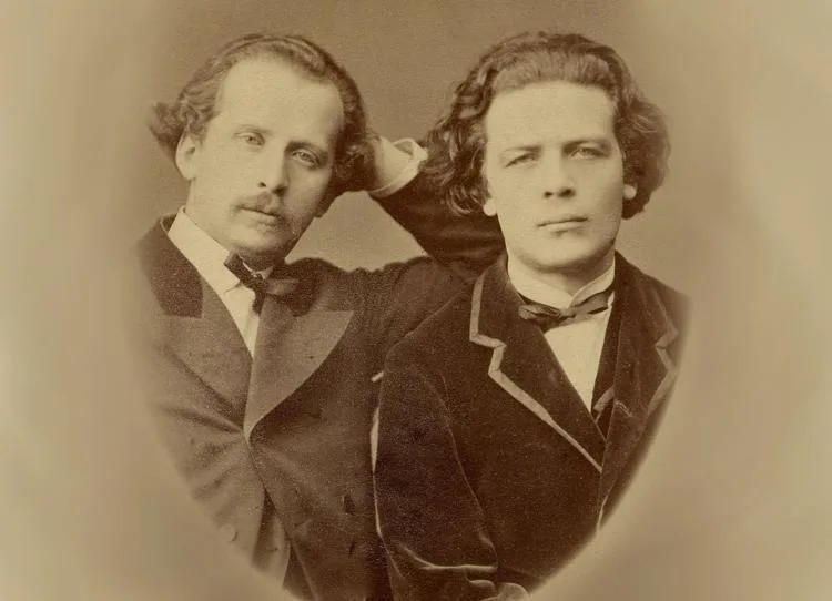 Слева Николай, справа - Антон