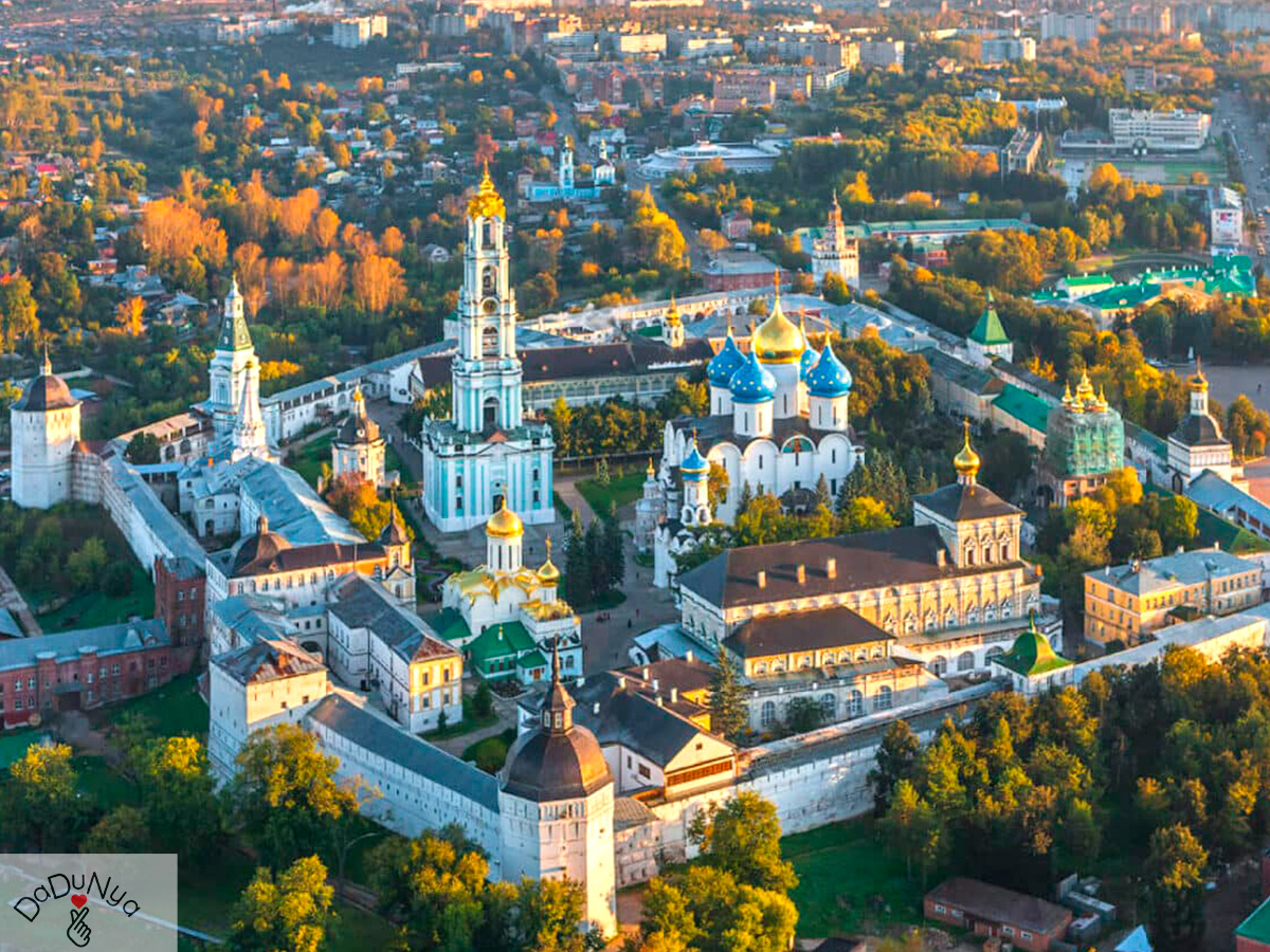 Троице-Сергиева Лавра с высоты птичьего полета. Московская обл., г. Сергиев Посад, Свято-Троицкая Сергиева Лавра