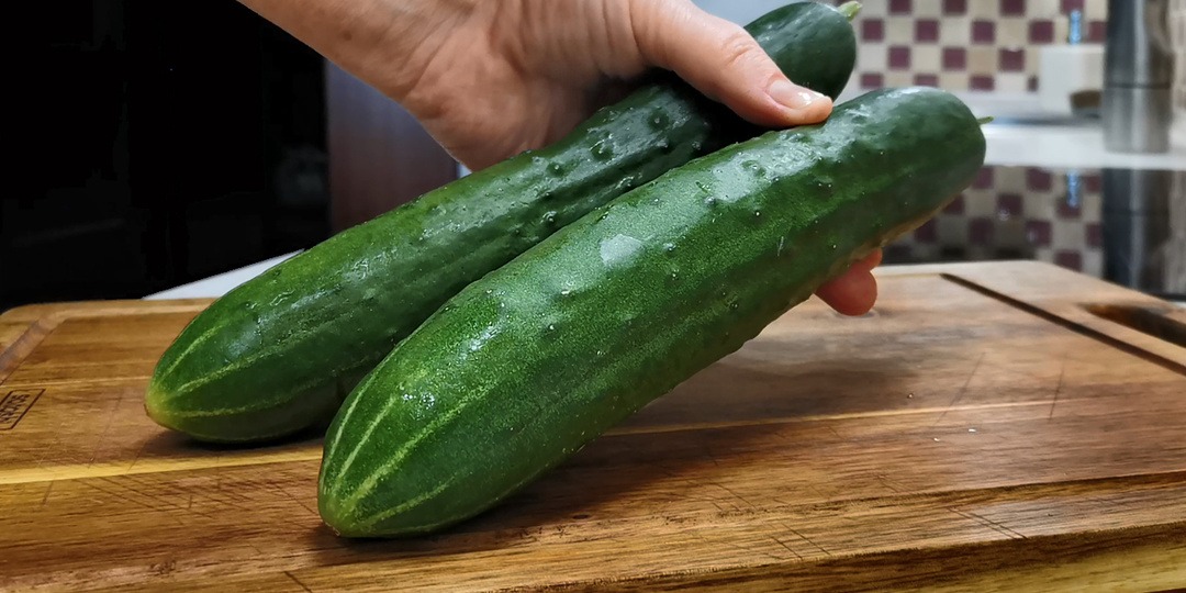 Всё лето едим огурцы килограммами, особенно в жару. Турецкий повар научил готовить холодный перекус за 5 минут
