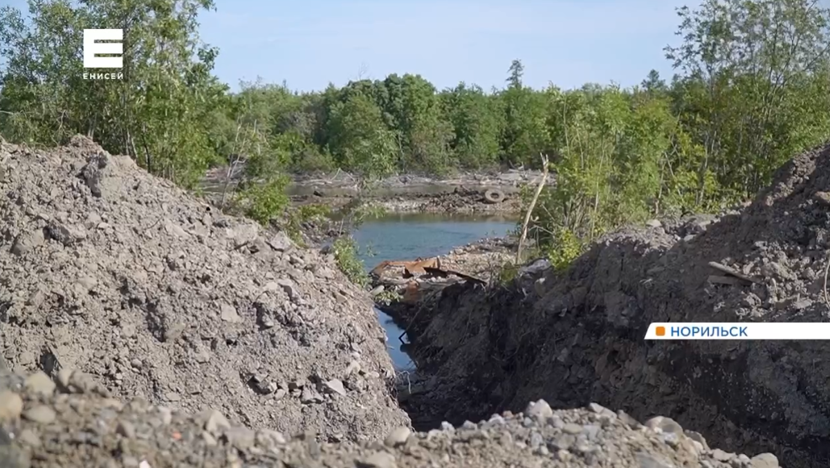     В Норильске приостановили поиски женщины-сторожа на месте провала грунта
