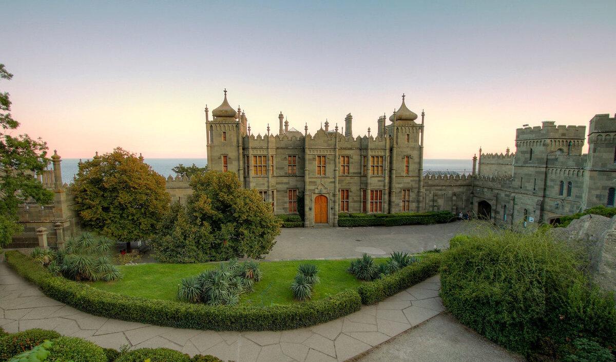 Воронцовский замок.Из нтернета.