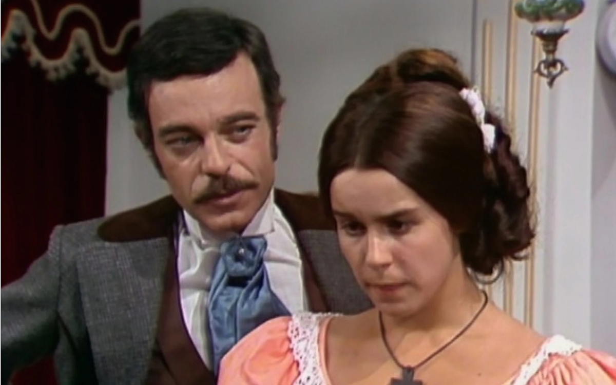 Луселия Сантуш и Рубенс ди Фалку в роли Изауры и Леонсио в сериале "Рабыня Изаура"