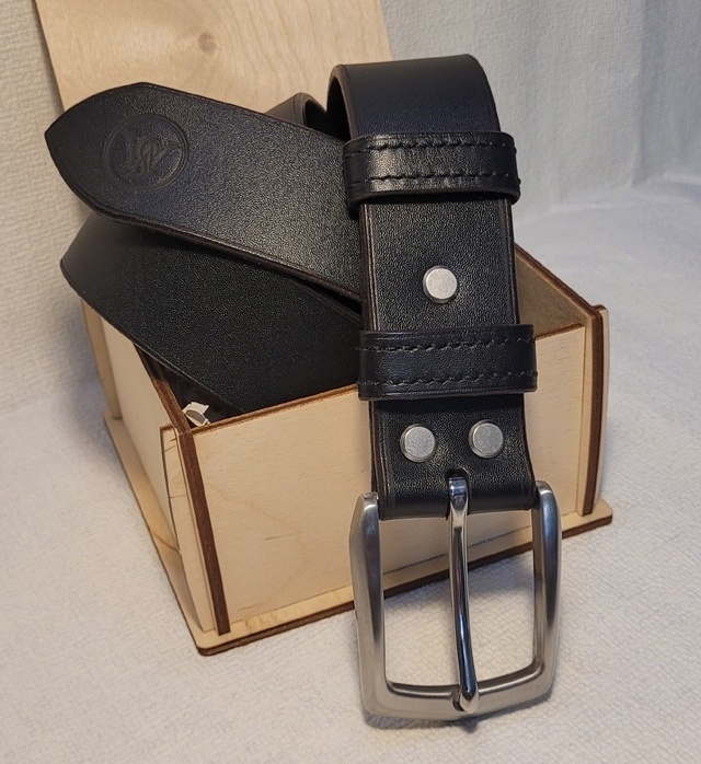 Ремень авторства Светланы после обучения в школе «Ручная Работа»