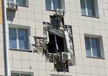    Украинские БПЛА атаковали здание суда в Белгороде, пострадала женщина