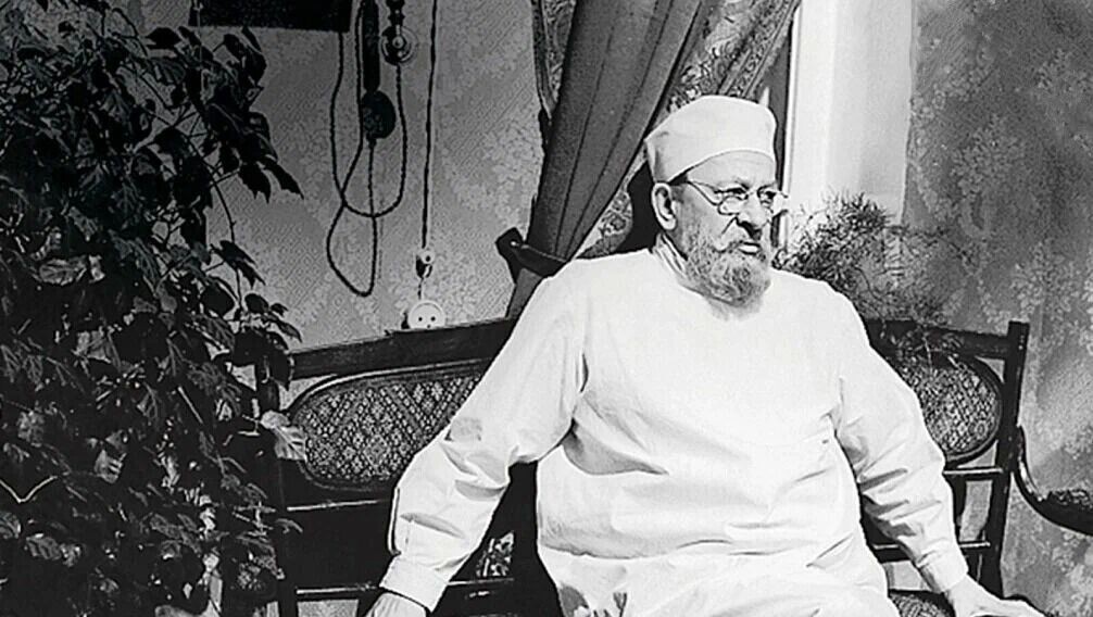     Источник: Кадр из фильма «Собачье сердце» (12+). Режиссер: Владимир Бортко. Сценаристы: Наталия Бортко, Михаил Булгаков. Директор фильма: Георгий Мауткин. Оператор: Юрий Шайгарданов. Композитор: Владимир Дашкевич. Художник: Владимир Светозаров.