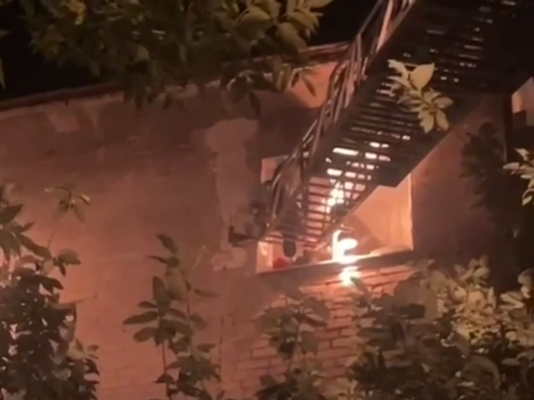    В Оренбурге из запертой квартиры спасли восьмилетнюю девочку Оренбуржье