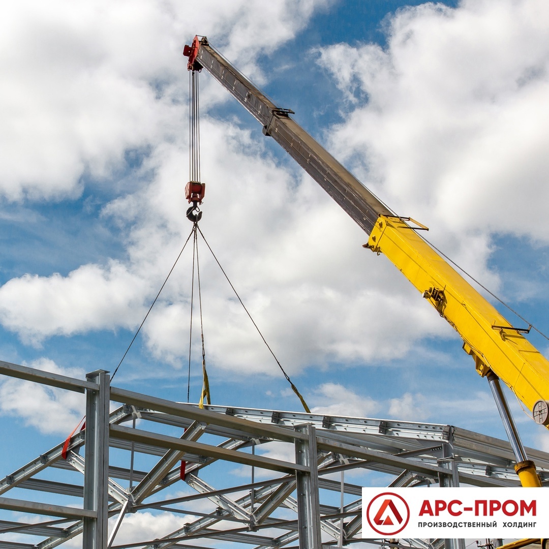 Конструкции поставляются в виде готовых элементов, что значительно сокращает время на монтаж